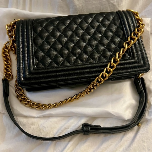 👑✅PRICE FIRM✅ Gorgeous Black and Gold Quilted Shoulder Crossbody Bag. Brand New! - Picture 10 of 17